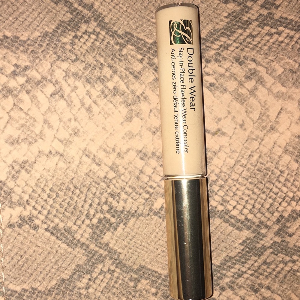 Estee lauder double wear concealer
